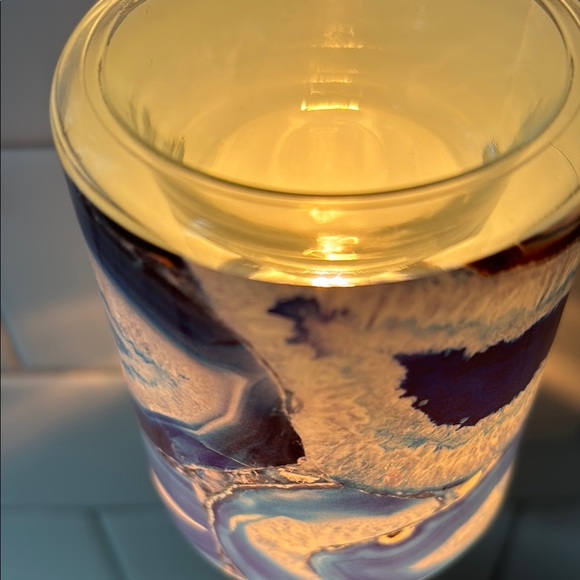 New in box! Scentsy Blue Agate wax warmer - Picture 4 of 4